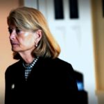 Murkowski Opposes Senate Adjournment Amid Ongoing Shutdown