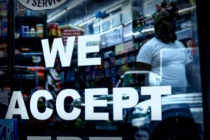 Financial Struggles for Low-Income Families Amidst Looming Aid Cuts