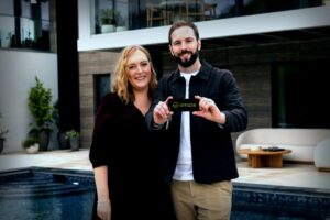 NHS Worker Strikes Gold with £4 Million Surrey Mansion for Just £25