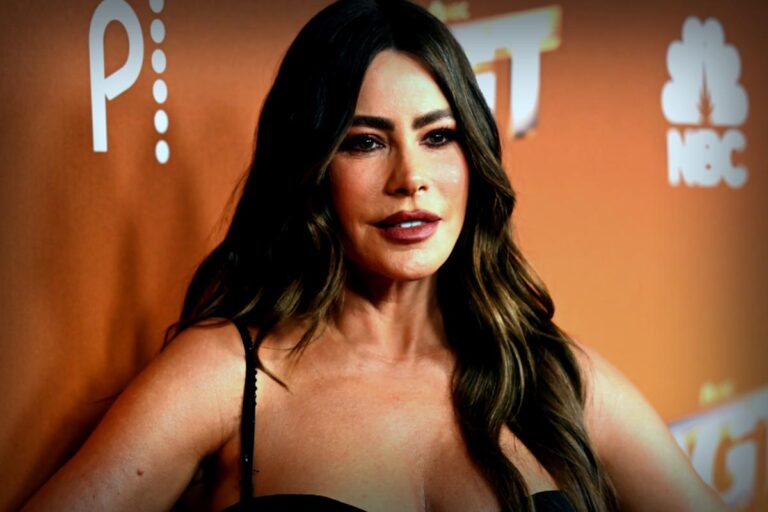 Sofía Vergara Dazzles in This Season’s Must-Have Color Unlike Any Other