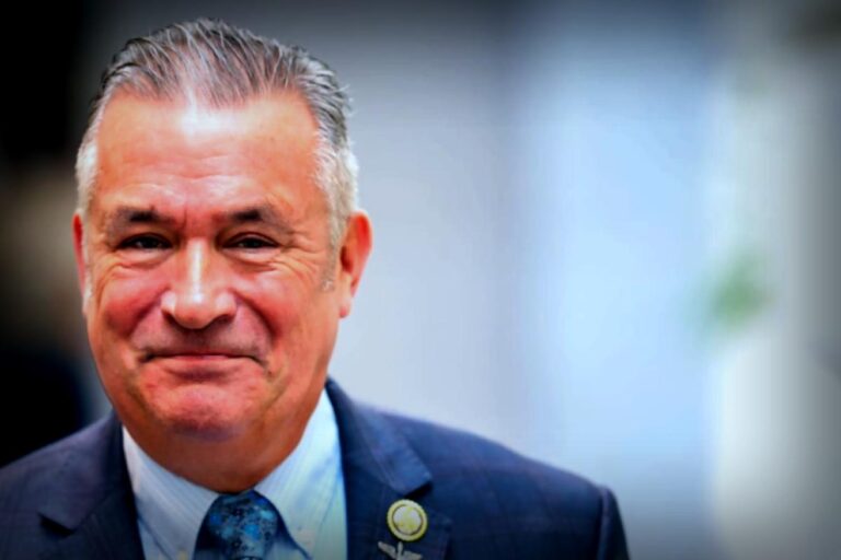 Five GOP Members Break Ranks, Team Up with Dems to Challenge Trump’s Rule