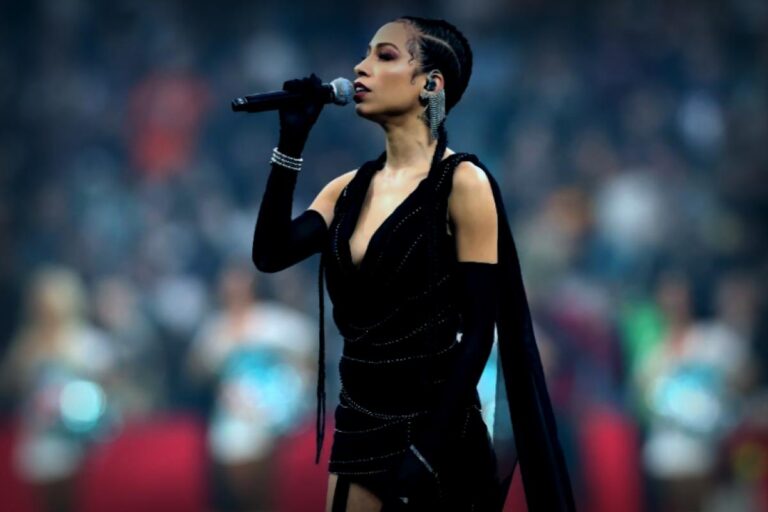 Controversy Erupts Over NFL Singer’s Outfit at Historic Game in Madrid