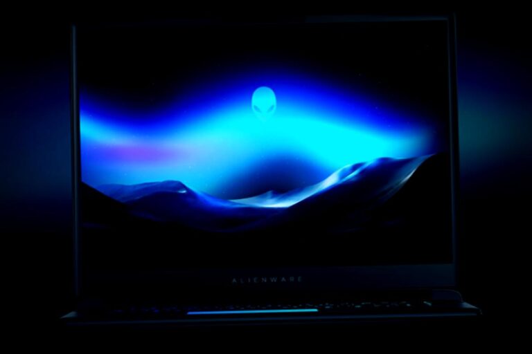 Grab a $900 Discount on the Alienware 18 Gaming Laptop with RTX 5090, 64GB RAM, and 2TB SSD!