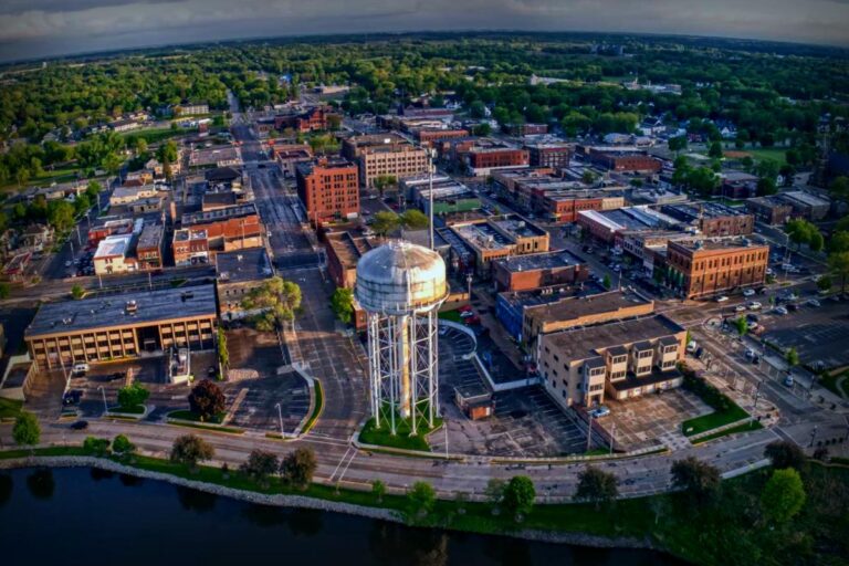 Why This Midwestern Lakeside City Is a Top Retirement Spot for Middle-Class Americans (Spoiler: It’s Not Florida)