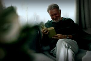 Want to Slow Down Aging? Try Volunteering, New Research Says