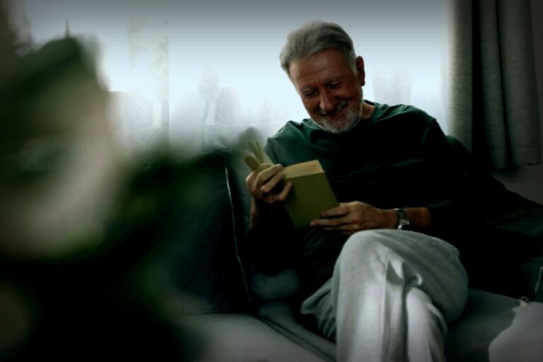 Want to Slow Down Aging? Try Volunteering, New Research Says