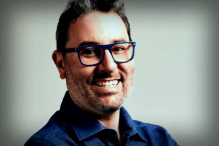 From iPhone to AI: Lessons from the Past to Guide the Future