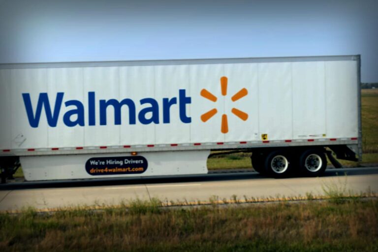 Grab This 2-in-1 Laptop and Tablet for Just $90 at Walmart!