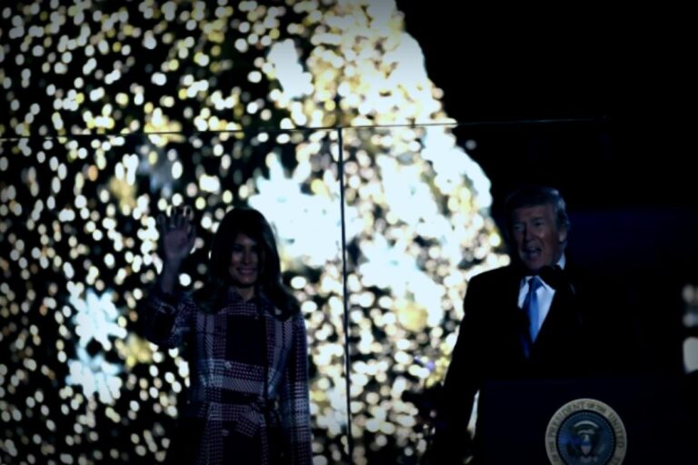 Trump Declares Christmas Eve and Dec. 26 Federal Holidays