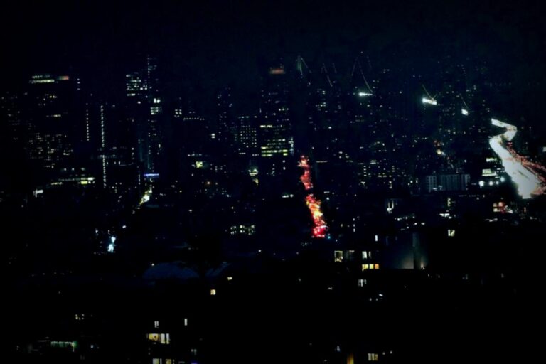 Power Outage in San Francisco Leaves 130,000 People in Darkness and Halts Self-Driving Cars