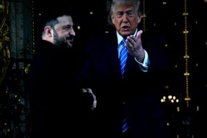 Zelenskyy Meets Trump at Mar-a-Lago for Peace Discussions